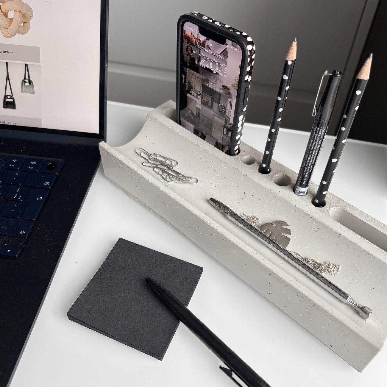 Minimalistický design pro pracovní prostor
