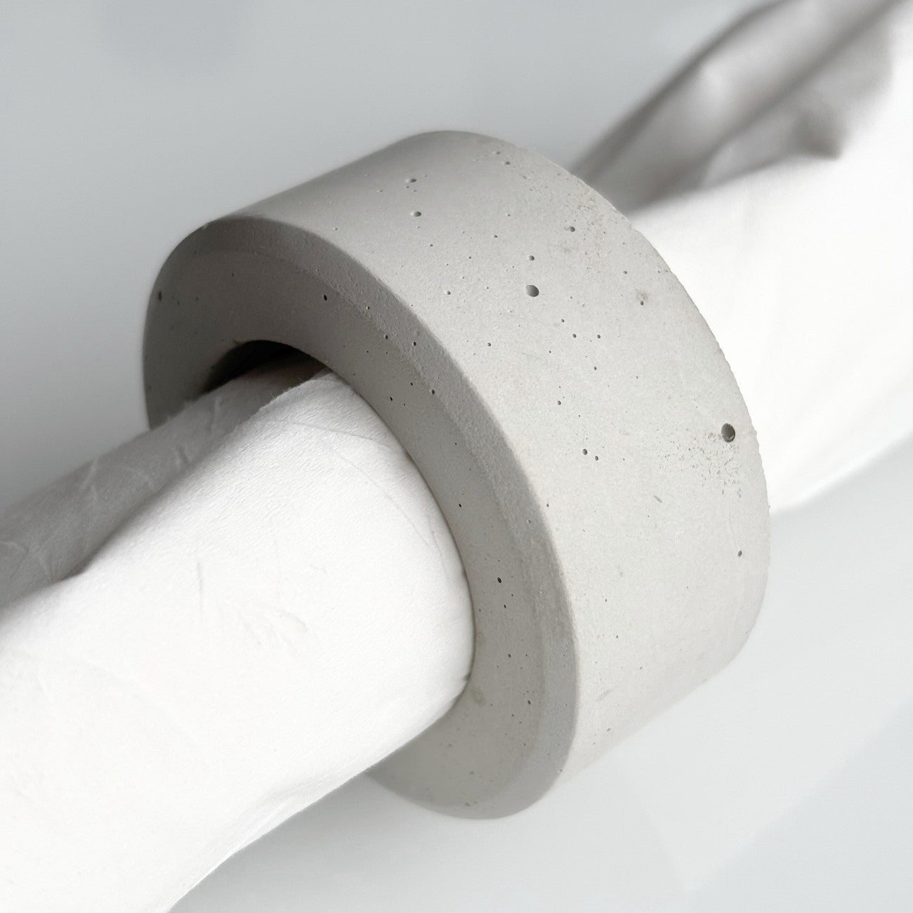 Moderní designový doplněk z UHPC betonu