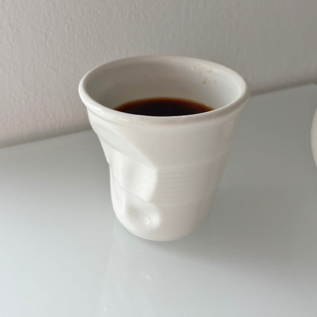 Bílý designový hrnek 200 ml z keramiky