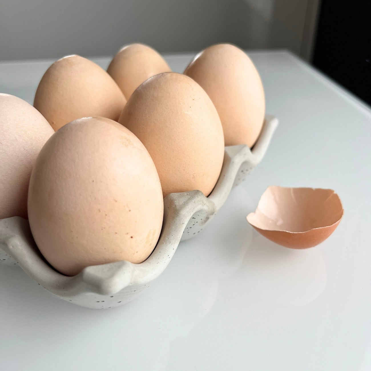 Plato na vajíčka z betonu | Egger