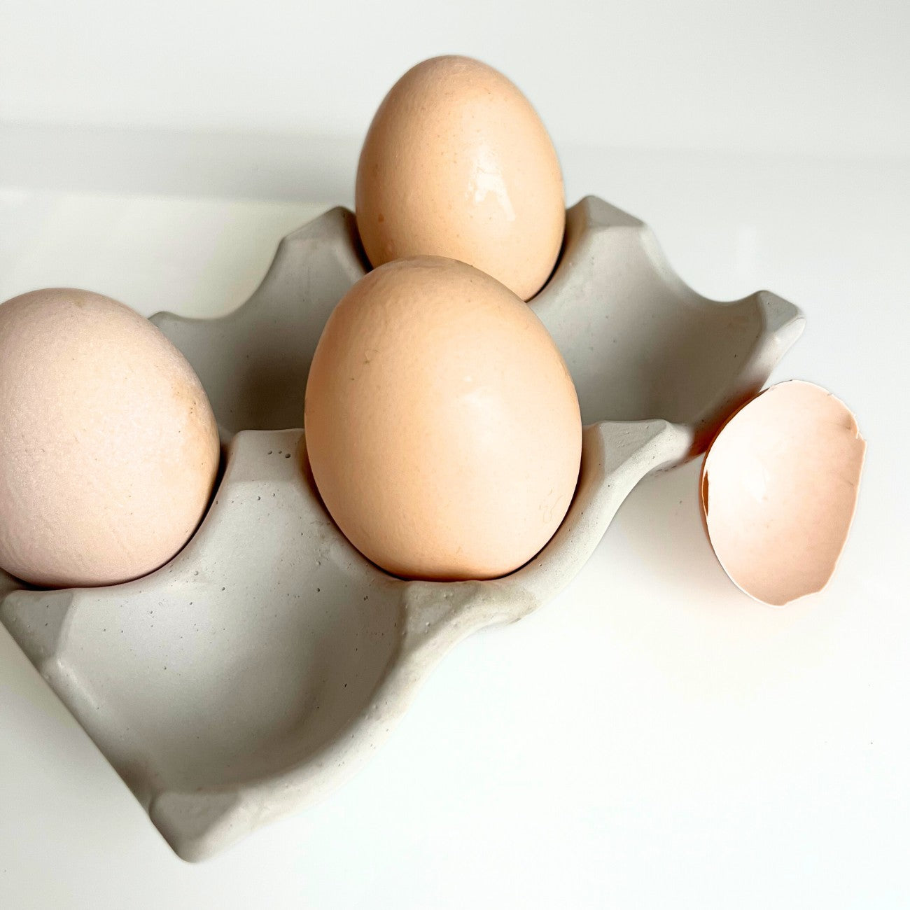 Plato na vajíčka z betonu | Egger